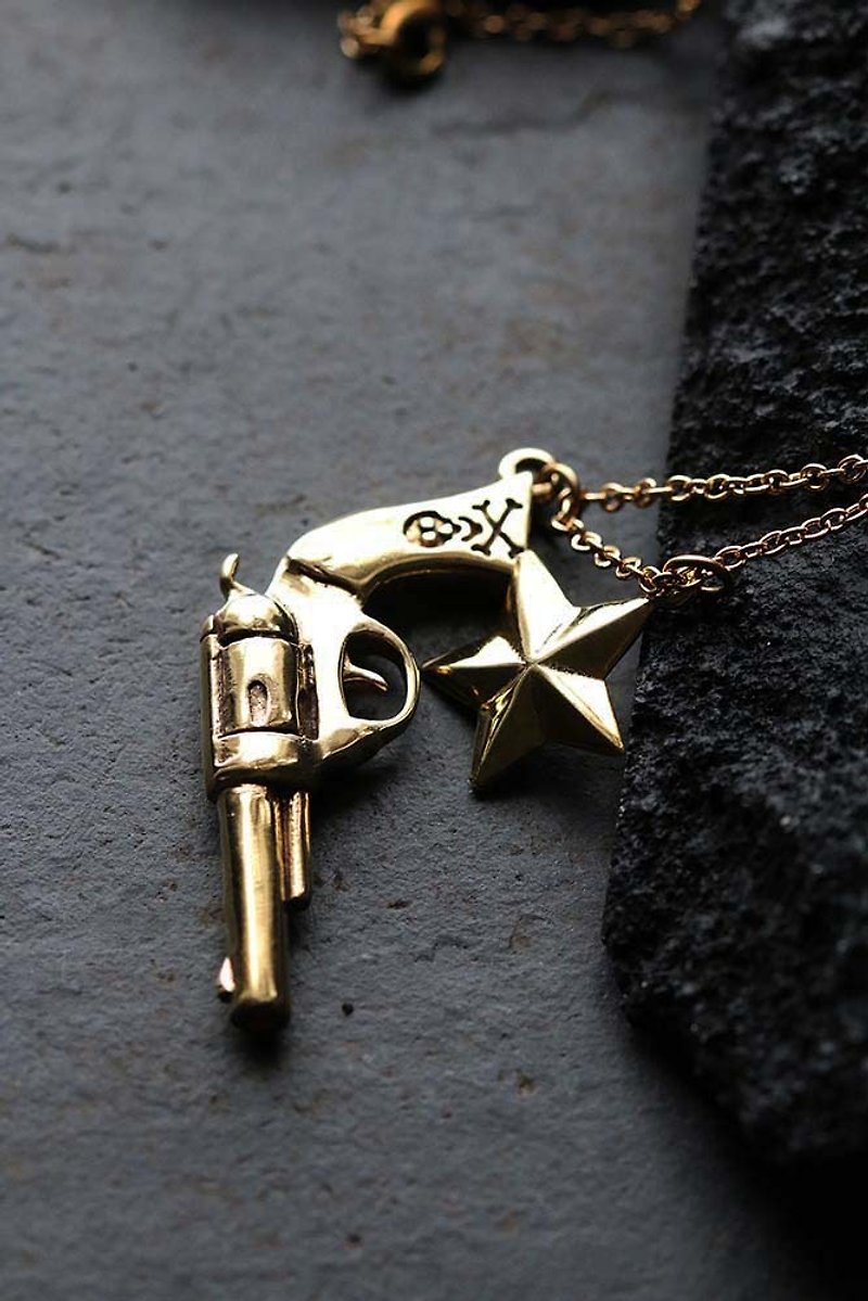 Gun and Star Necklace by Defy. - 项链 - 其他金属 