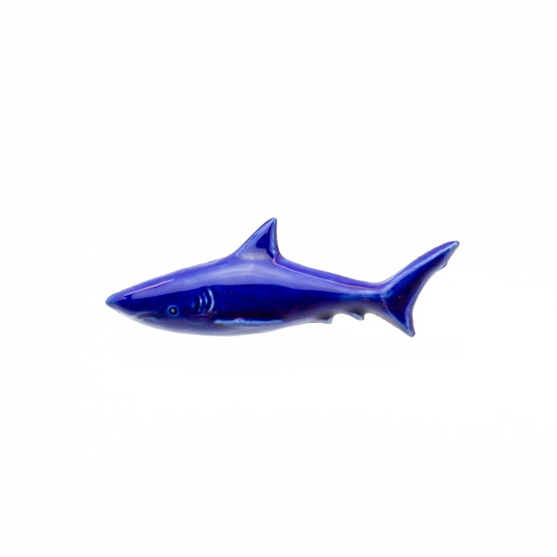 陶器ブローチ　サメ(コバルト) - 胸针 - 陶 蓝色
