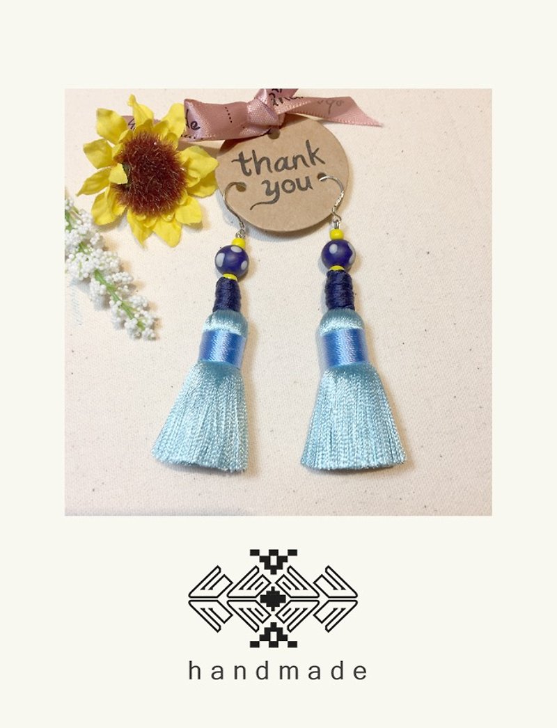 手工独家尼泊尔贸易珠流苏耳环 Vintage Nepal trade beads /silk tassel earrings - 手链/手环 - 聚酯纤维 蓝色