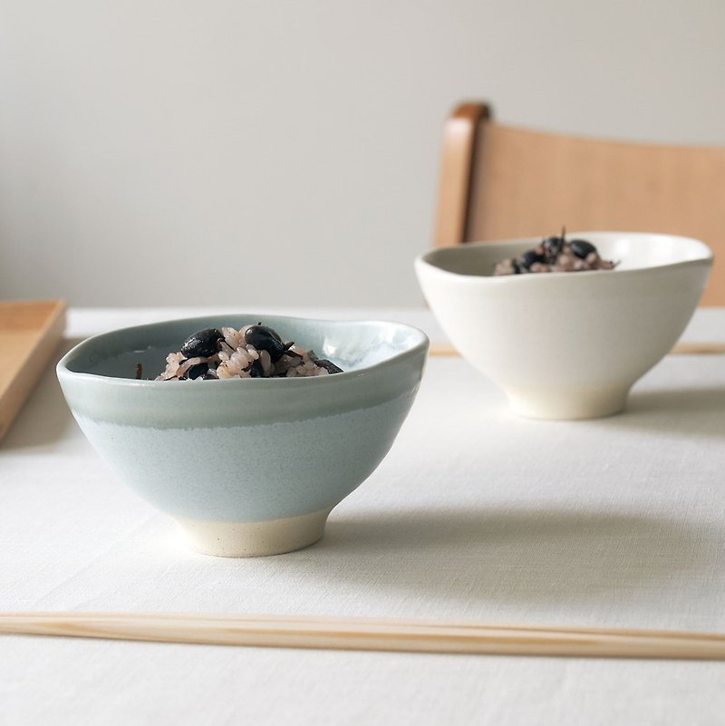 美濃焼　お茶碗ペアセット　箸付き　ホワイト×グレーブルー - 碗 - 陶 蓝色