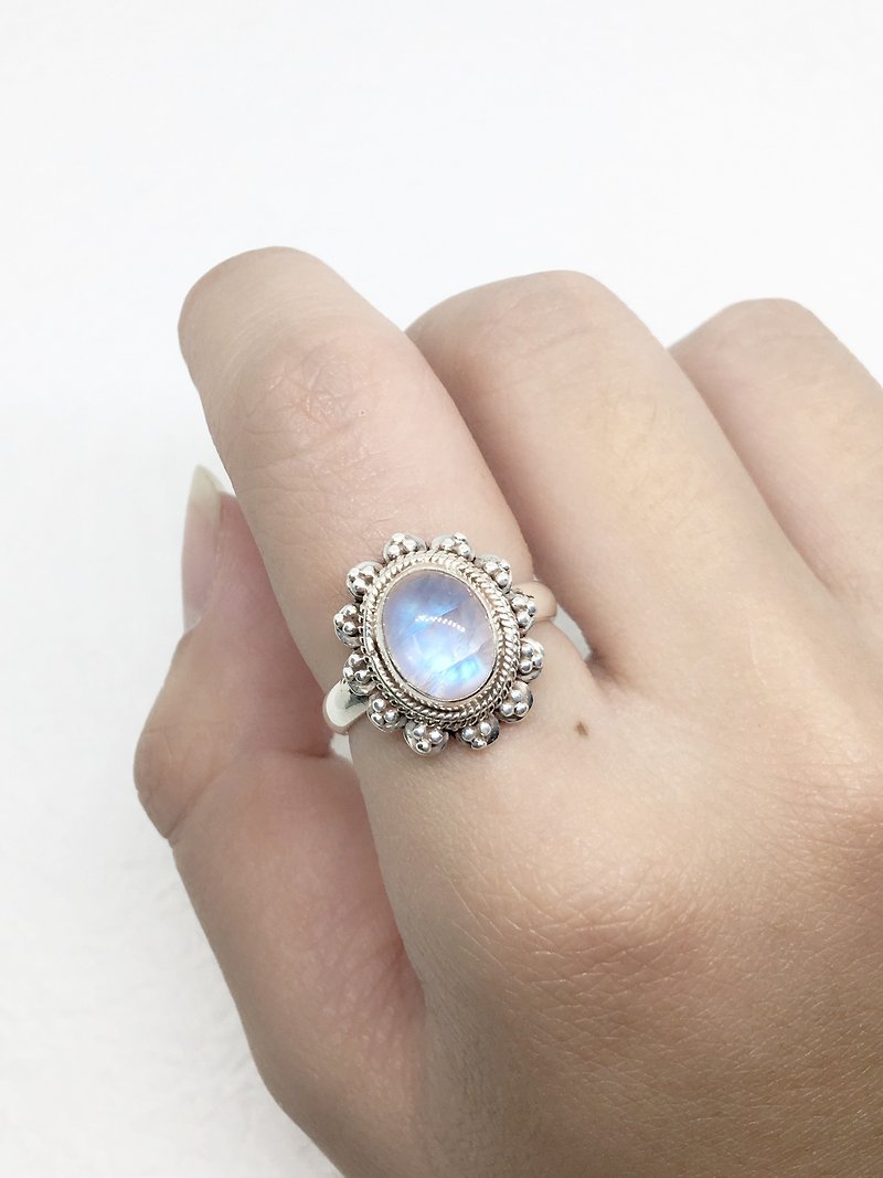 月光石925纯银花形设计戒指 尼泊尔手工镶嵌制作 - 戒指 - 宝石 蓝色