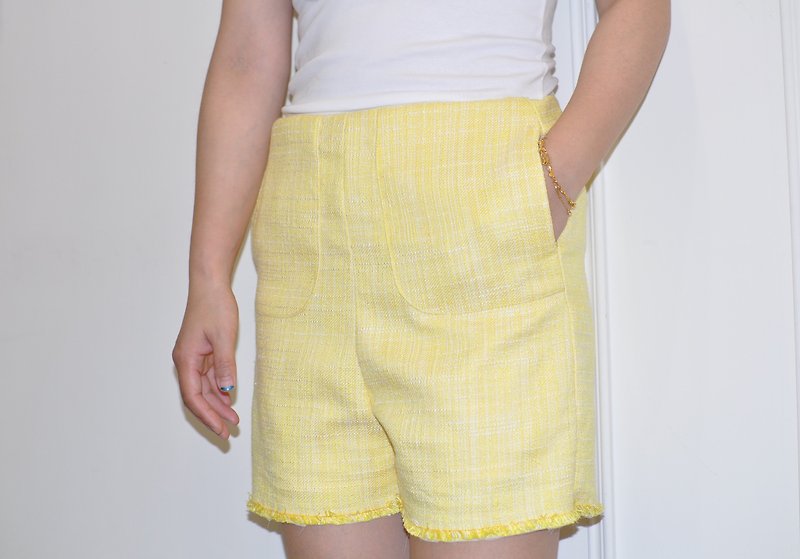 Flat 135 X 台湾设计师 夏日清新柠檬黄编织布料大口袋短裤 - 女装短裤 - 聚酯纤维 黄色