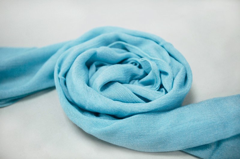 胶原蛋白凉感丝巾 -水蓝 - 丝巾 - 其他材质 蓝色