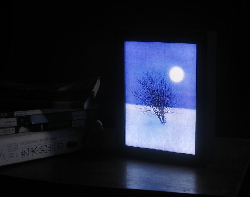雪地月夜 创意装饰画灯箱 小夜灯 可调光 日夜不同画面 - 海报/装饰画/版画 - 纸 蓝色
