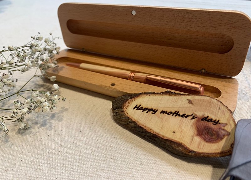 父亲节礼物 情人节礼物 粉红香氛系列 皇手制作 台湾龙柏圆珠笔 - 圆珠笔/中性笔 - 木头 粉红色