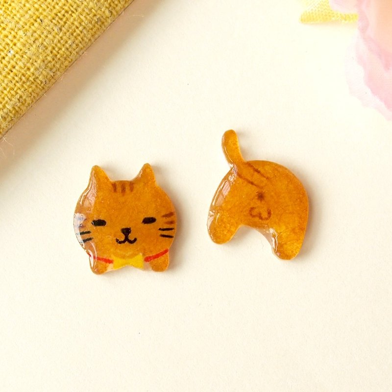 Meow原创手作啡色虎斑纹猫猫和猫屁屁耳环一对 - 可改夹式 - 耳环/耳夹 - 塑料 咖啡色