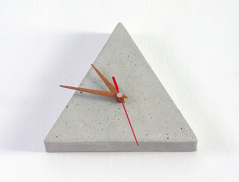 三角水泥挂钟 - 时钟/闹钟 - 水泥 