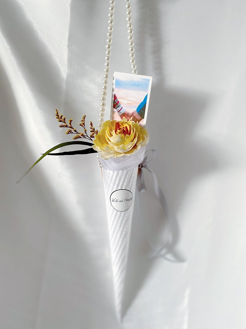 【挚爱系列】珍珠手提绳白色甜筒索拉花束-定制化印照片 - 干燥花/捧花 - 植物．花 多色