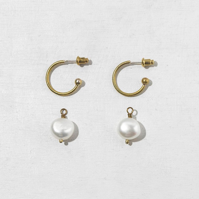 珍珠黄铜粗圈耳环 - 925纯银针 - 耳环/耳夹 - 珍珠 白色