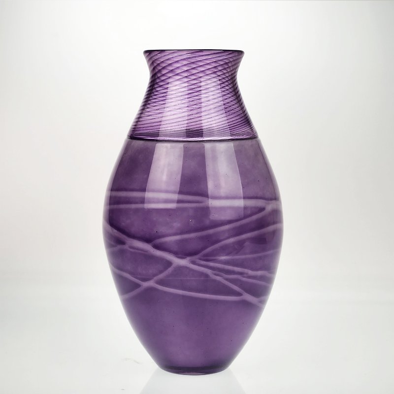 回享系列-紫棠瓶 手作玻璃花器 纯手工吹制 - 花瓶/陶器 - 玻璃 紫色
