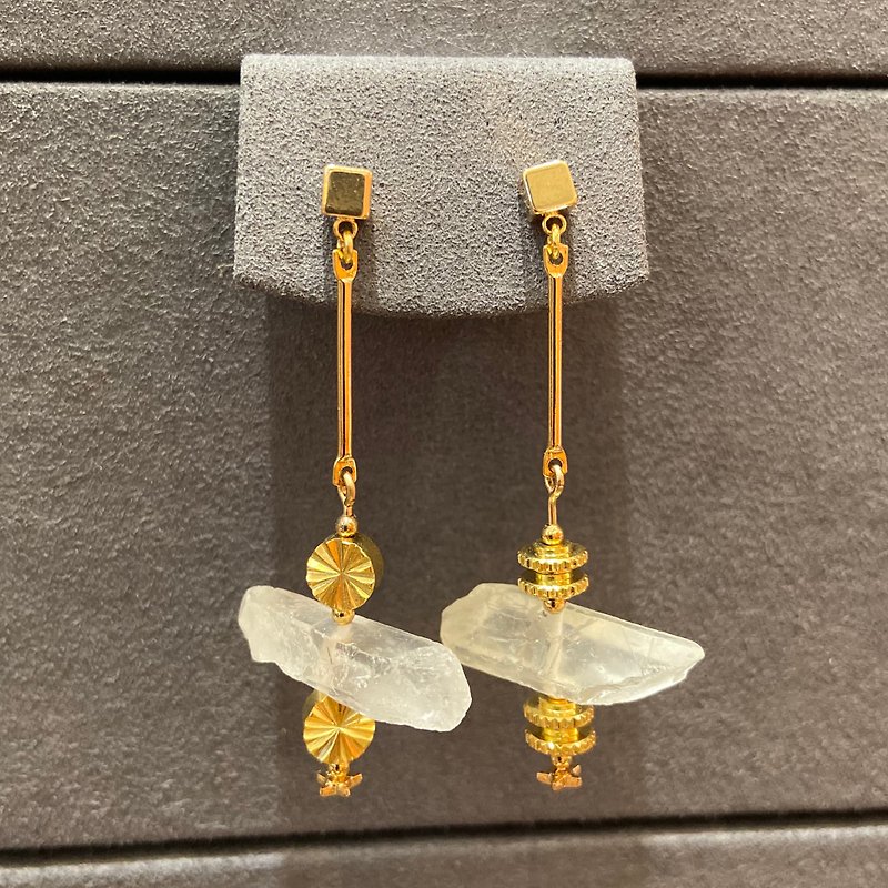 天然水晶耳环 不规则水晶耳环 纯银饰物 可改耳夹 - 耳环/耳夹 - 半宝石 金色