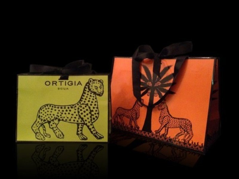 欧媞迦 Ortigia 狂野奔放豹纹设计 黑缎带手提礼物袋/莱姆绿(中) - 包装材料 - 纸 