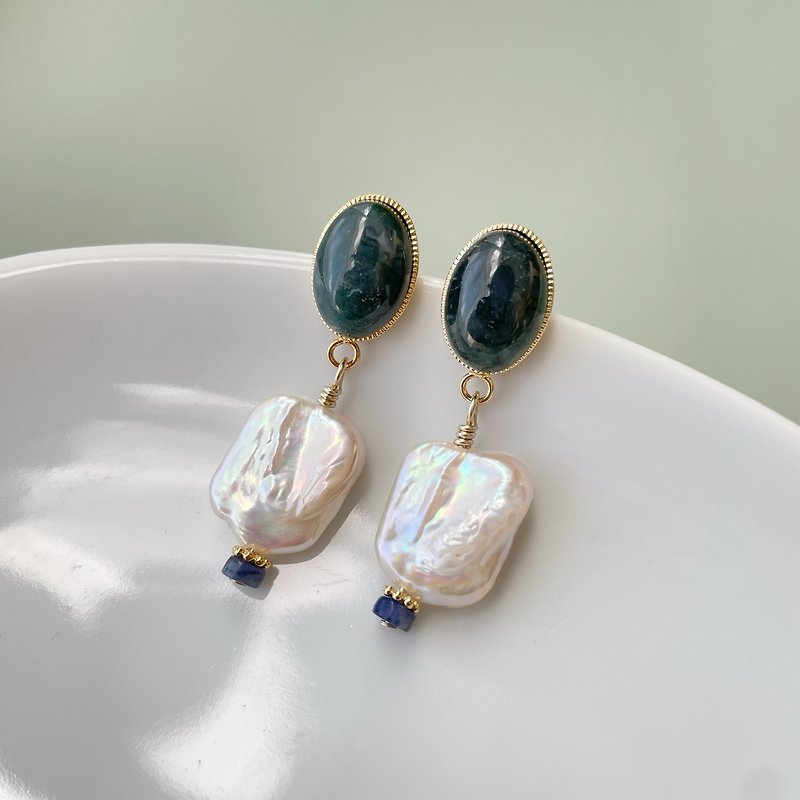 Forest green pearl earrings ピアス/イヤリング - 耳环/耳夹 - 珍珠 绿色