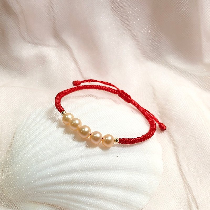 【母亲节礼物】开运红绳18K金天然粉彩珍珠手环 - 手链/手环 - 珍珠 多色