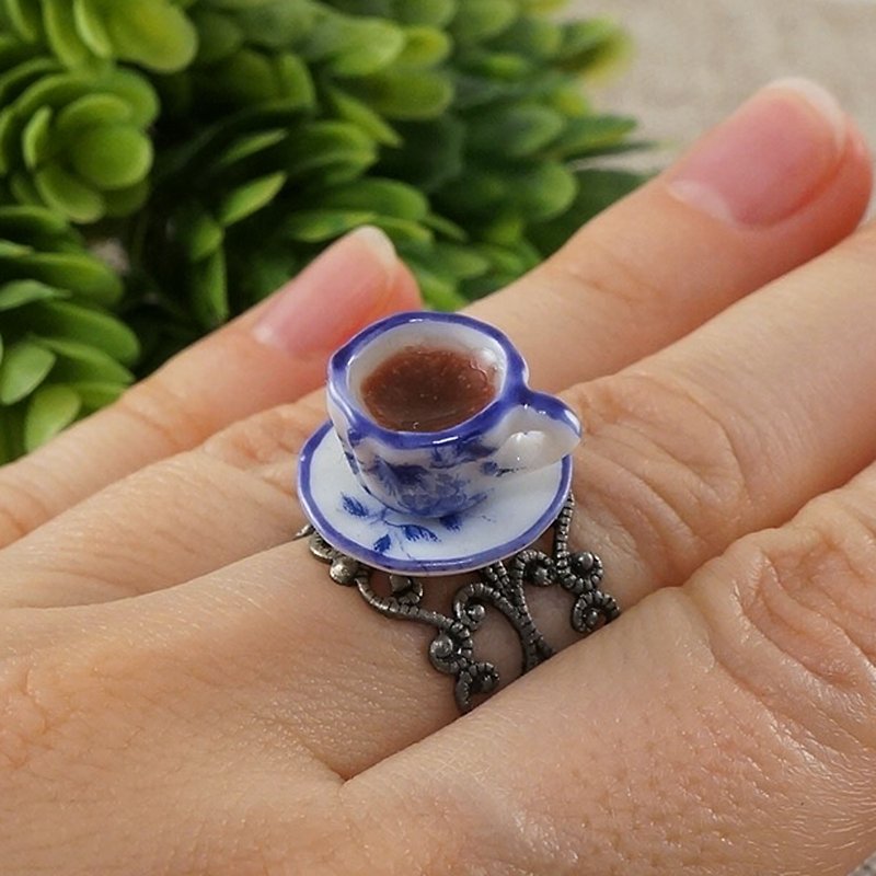 Blue White Porcelain Teacup Miniature Ring Cup of Coffee Adjustable Teatime Ring - 戒指 - 瓷 蓝色