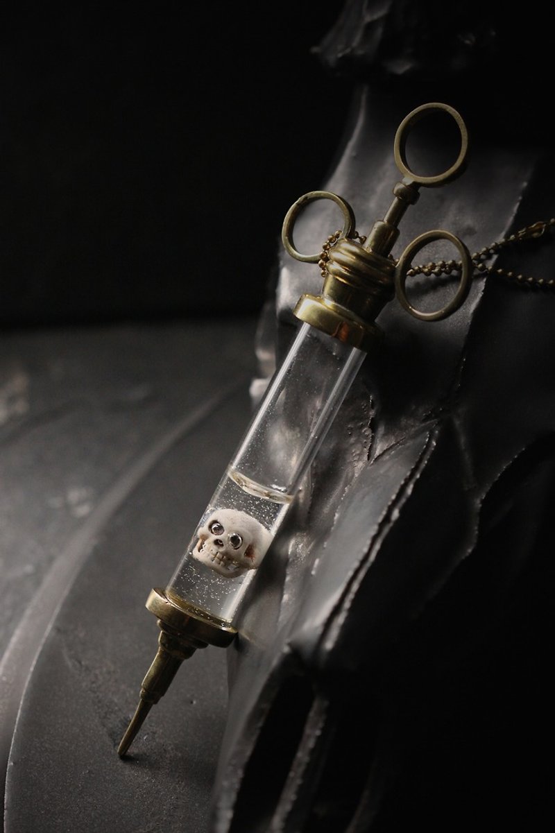 Syringe with Skull Necklace by Defy/Hand - Painting Version. - 项链 - 其他金属 