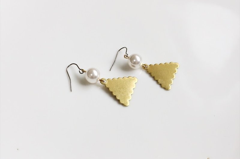云朵饼干 施华洛世奇水晶珍珠黄铜造型耳环 - 耳环/耳夹 - 宝石 金色