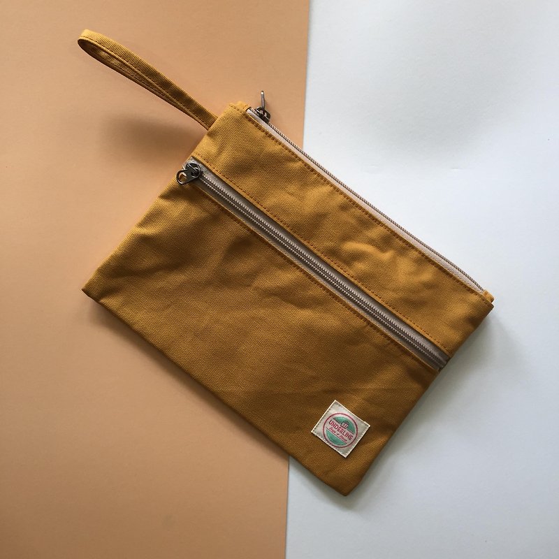 Mustard Canvas Handbag HB03 / Clutch / daily use - 化妆包/杂物包 - 棉．麻 黄色