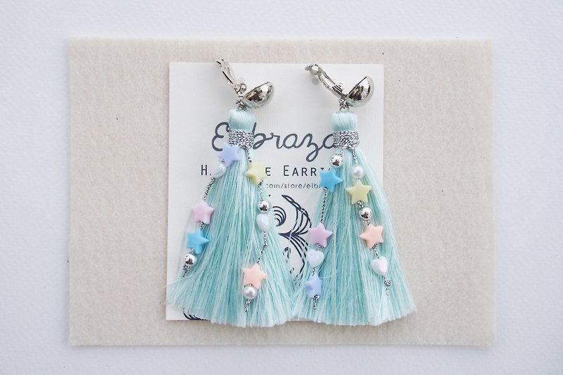 Light mint long tassel with pastel beads earrings - 耳环/耳夹 - 其他材质 绿色