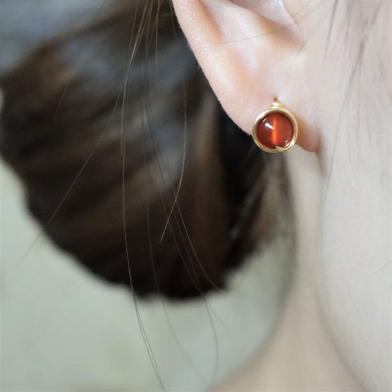 ll 6mm红玛瑙 ll 金线框耳针 耳夹 / 一对 - 耳环/耳夹 - 半宝石 红色