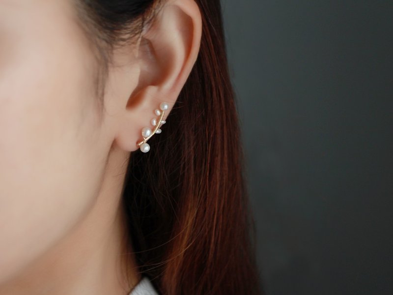 14kgf-14kgf-pearl brunch 2way(pierced earrings/clip-on) - 耳环/耳夹 - 其他金属 白色