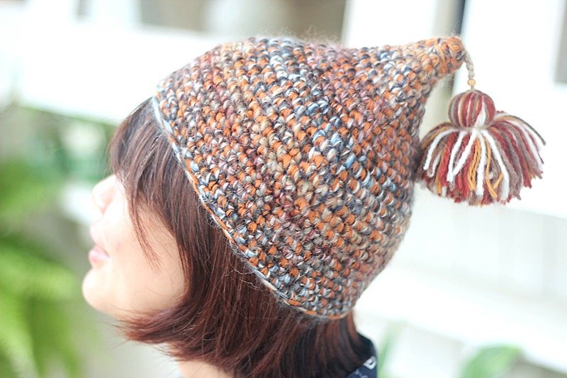 【好日手作】Handmade。手织毛线编织毛球帽／圣诞礼物 - 帽子 - 其他材质 多色