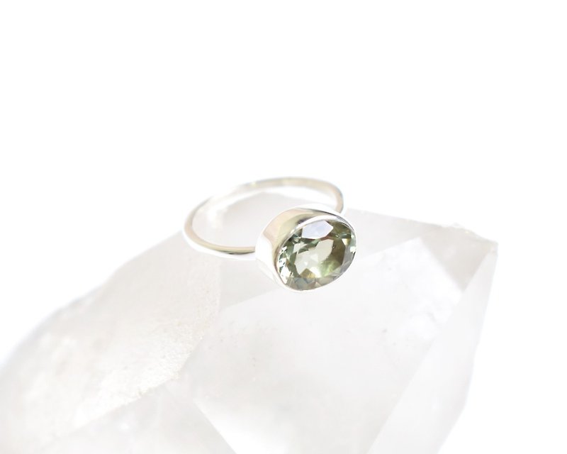 Beautiful peppermint green colored green amethyst Silver ring