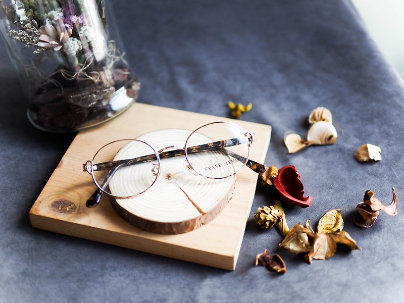 京都流沙金摇滚日札 鼻垫雕纹设计 琥珀镜脚眼镜框 Japan glasses - 眼镜/眼镜框 - 其他金属 金色