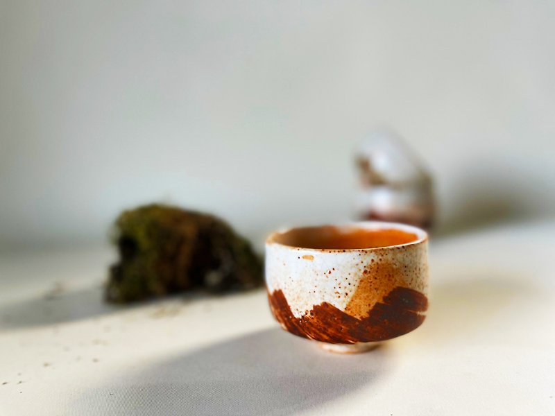 台湾在地职人手作志野烧小茶碗-方/圆(两款)-含精装小木盒 - 茶具/茶杯 - 陶 橘色