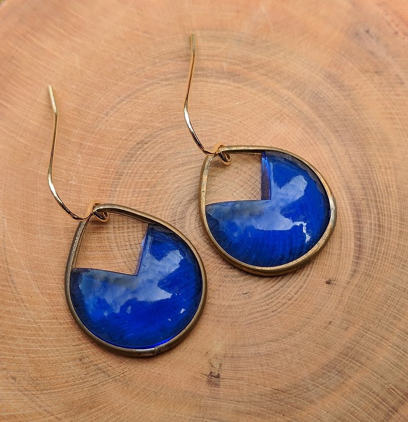 复古深蓝玻璃黄铜耳环 - 耳环/耳夹 - 玻璃 蓝色