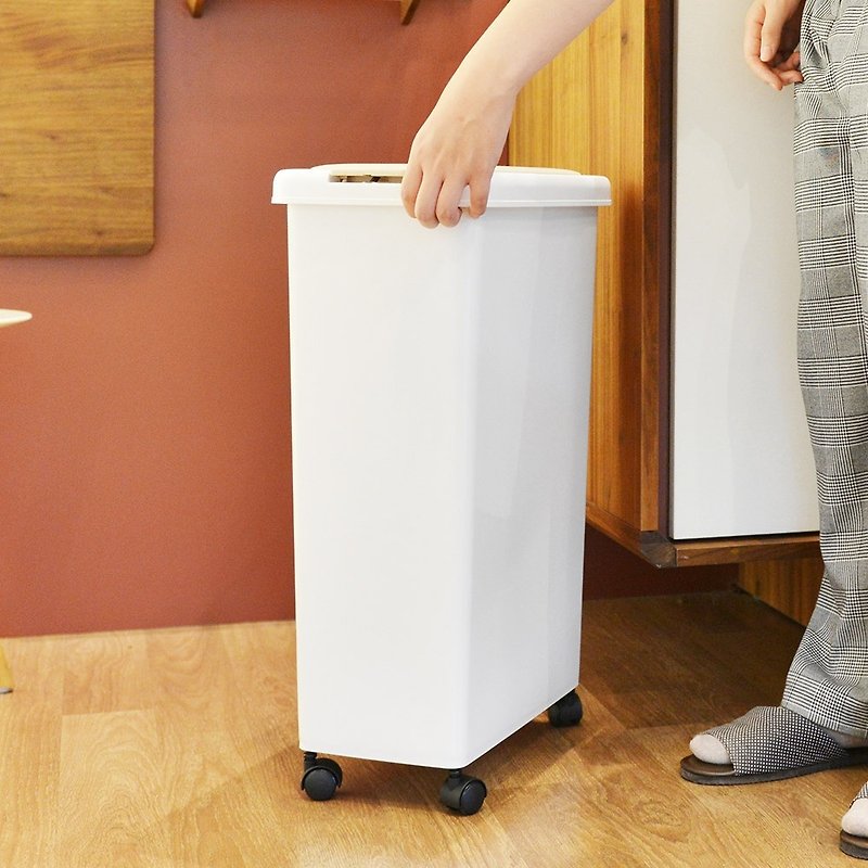 塑料 垃圾桶 白色 - +O家窝 X sanko 日本制诺亚按压弹盖式防臭垃圾桶(附轮)-30L
