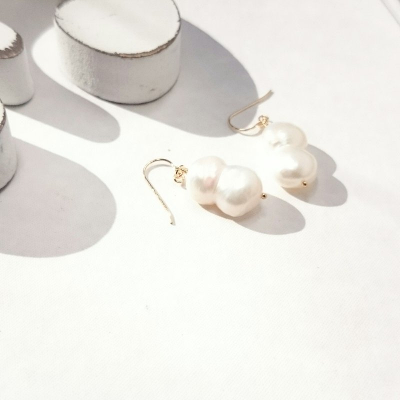14kgf*Japanese TWIN freshwater pearl pierced earring/earring - 耳环/耳夹 - 宝石 白色