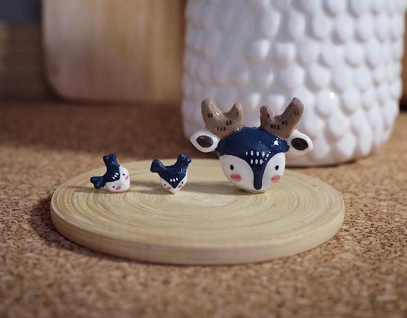 Deer set of earrings and brooch - 胸针 - 粘土 蓝色