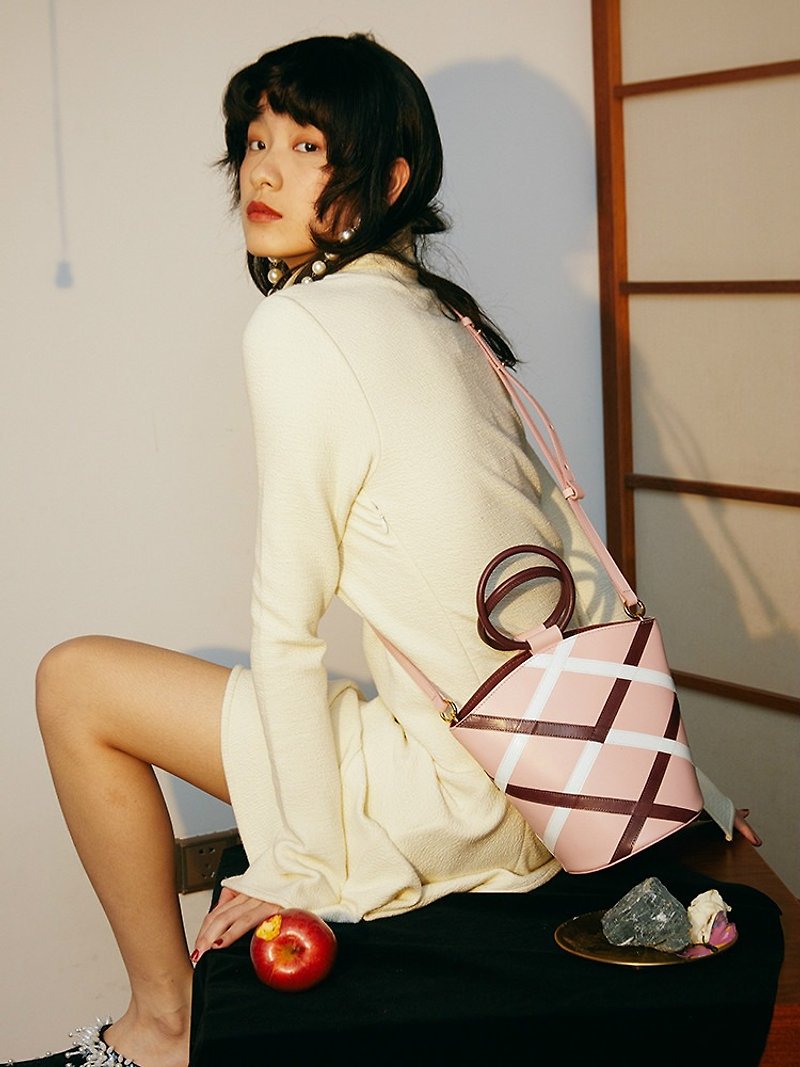 粉色果篮包 菱形拼条圆环水桶包 手提侧背两用真皮设计韩版肩背包 - 侧背包/斜挎包 - 真皮 粉红色