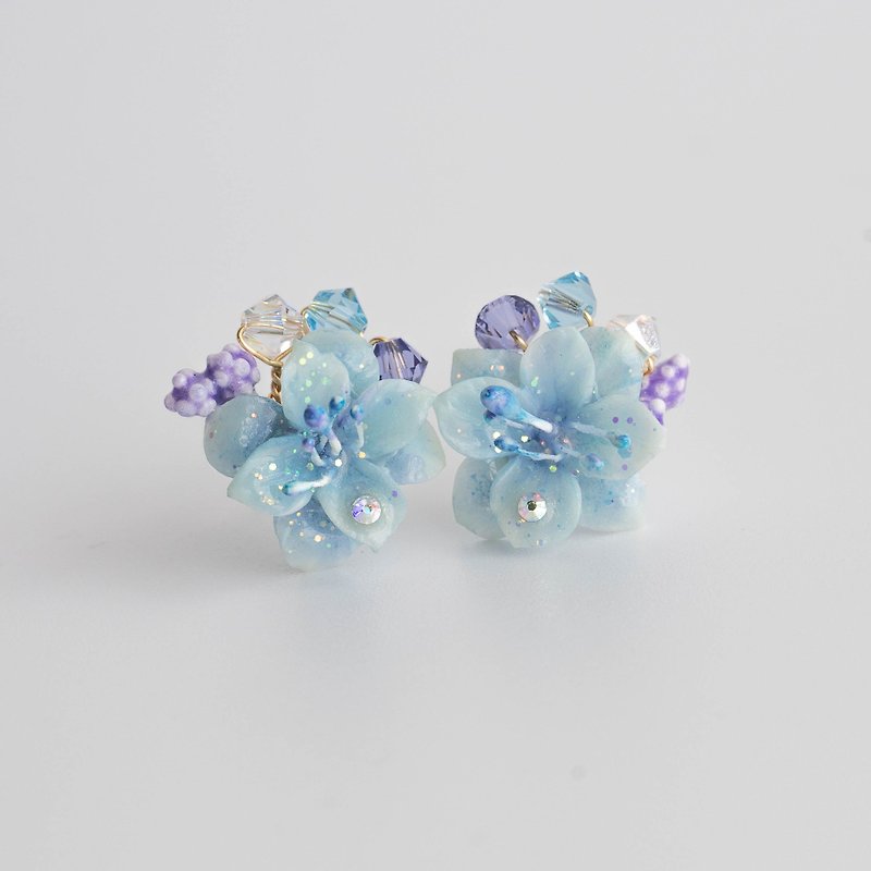花瓣耳环 /天蓝 /日系花艺树脂黏土手工耳环 - 耳环/耳夹 - 植物．花 蓝色