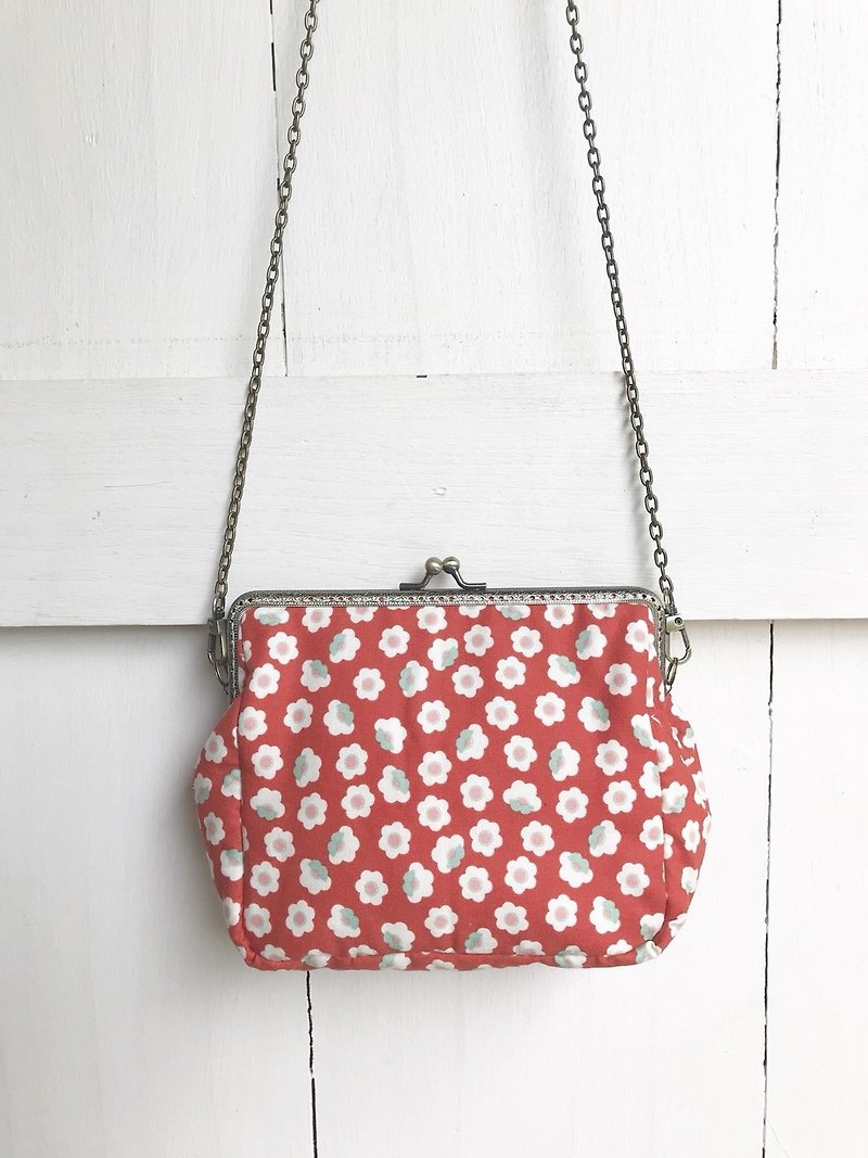 Cotton frame bag / Cosmetic bag - 侧背包/斜挎包 - 棉．麻 红色