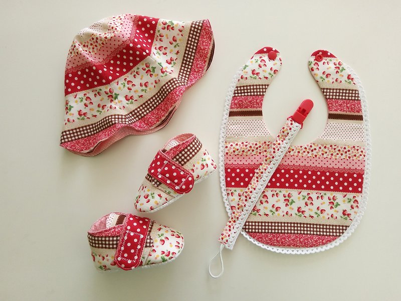 小草莓弥月礼物组 婴儿鞋+婴儿帽+围兜+奶嘴夹 - 满月礼盒 - 棉．麻 红色