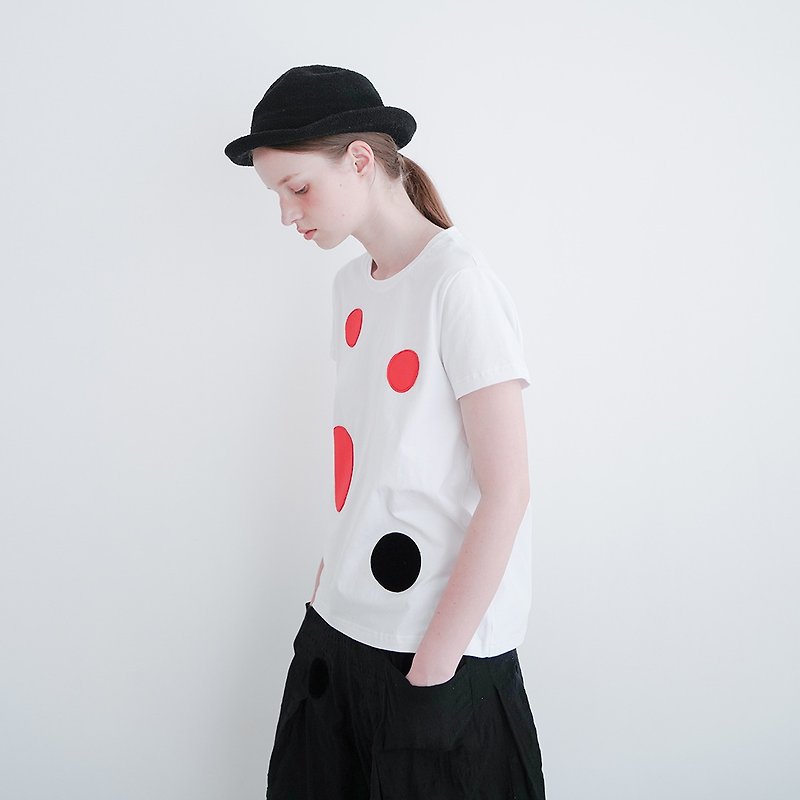 红黑点点白色棉T恤 T-shirt - imakokoni - 女装 T 恤 - 棉．麻 白色