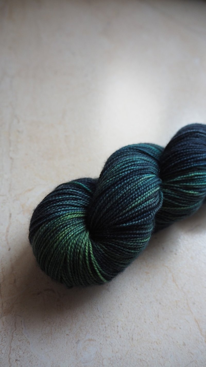 手染线。夜森林 (Sock yarn) - 编织/刺绣/羊毛毡/裁缝 - 羊毛 