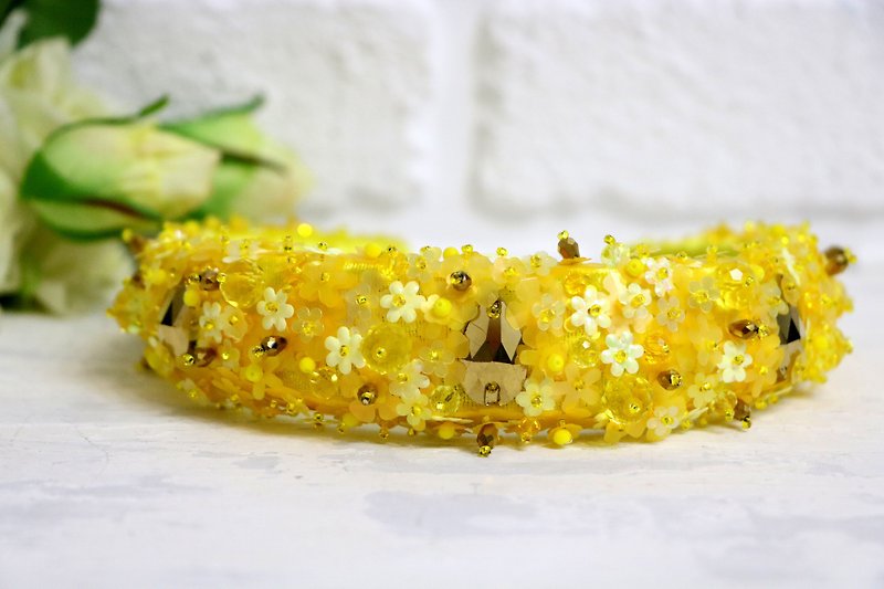 Yellow  headband with flowers Bridal gentle tiara Diadem for girls - 发带/发箍 - 玻璃 黄色