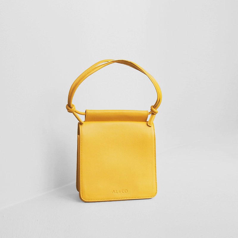 Hayden Leather Flap Bag in Yellow - 侧背包/斜挎包 - 真皮 黄色