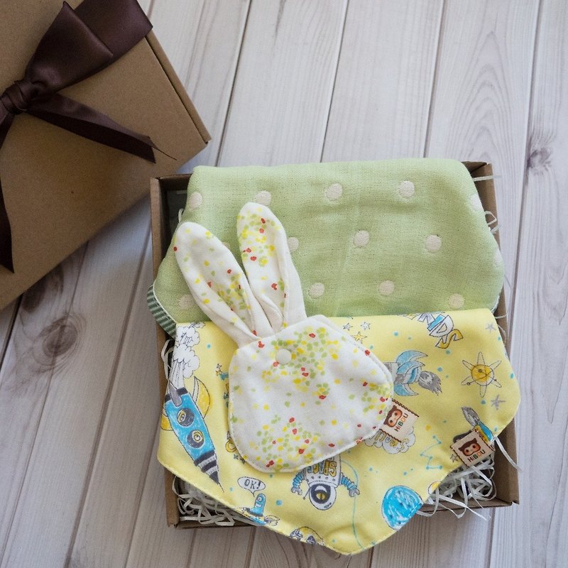 一点儿小心意 新生儿口水围兜礼盒(6重纱围兜+领巾+兔宝福袋) - 满月礼盒 - 棉．麻 多色