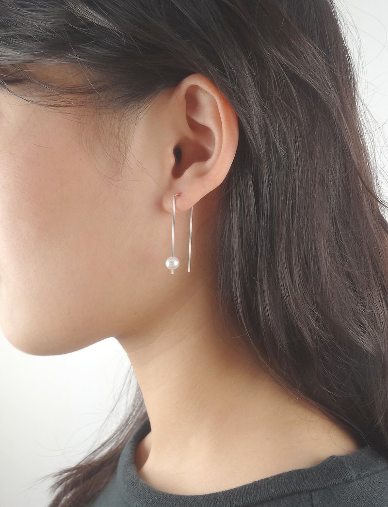 轻耳饰 天然珍珠 925纯银线 设计师手工饰品 - 耳环/耳夹 - 纯银 银色