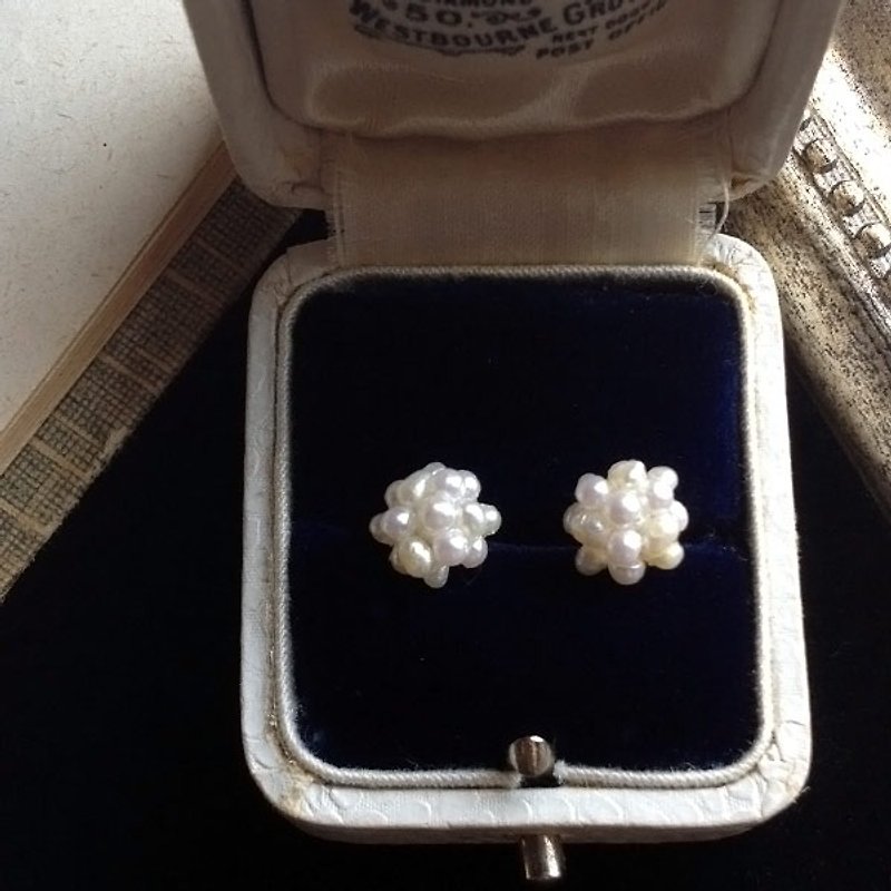 14kgf Small freshwater Keshi pearl collapse earrings OR ear clip - 耳环/耳夹 - 宝石 白色