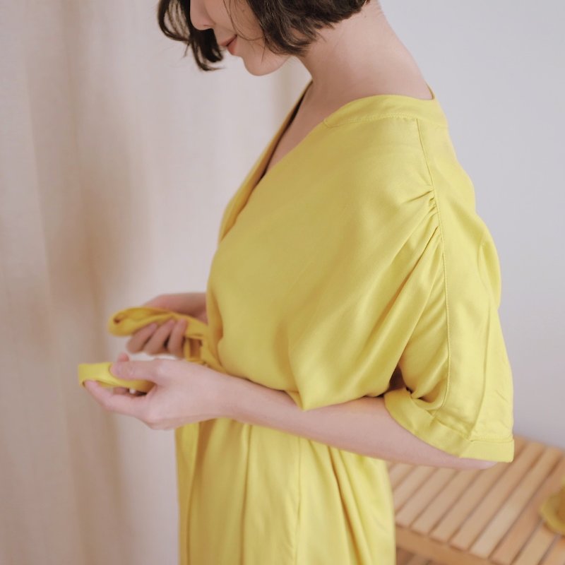 WHITEOAKFACTORY Khloe cotton rayon bow dress - Yellow - 洋装/连衣裙 - 棉．麻 黄色