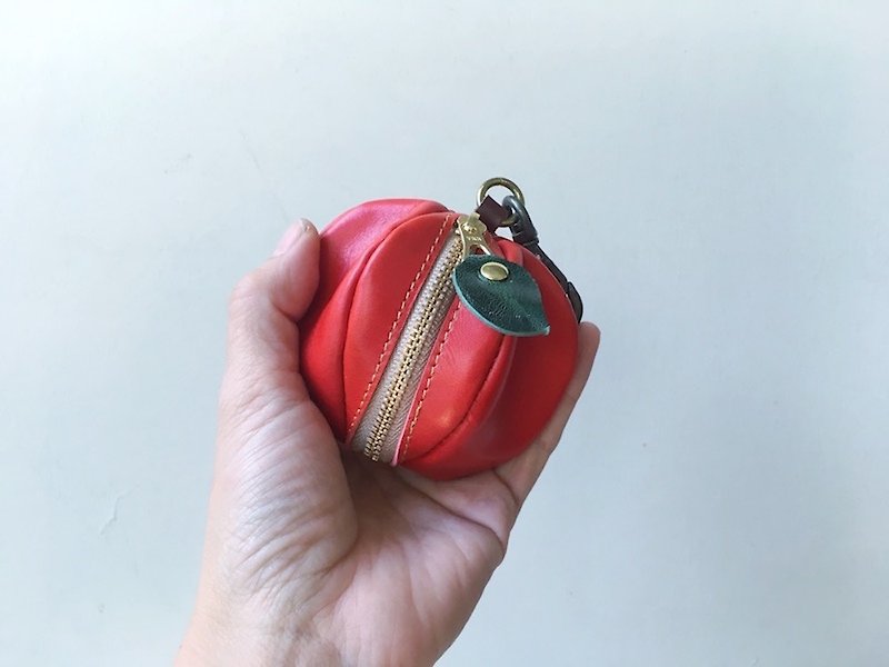 ヌメ革ミニポーチ　pomme　紅玉 - 吊饰 - 真皮 红色