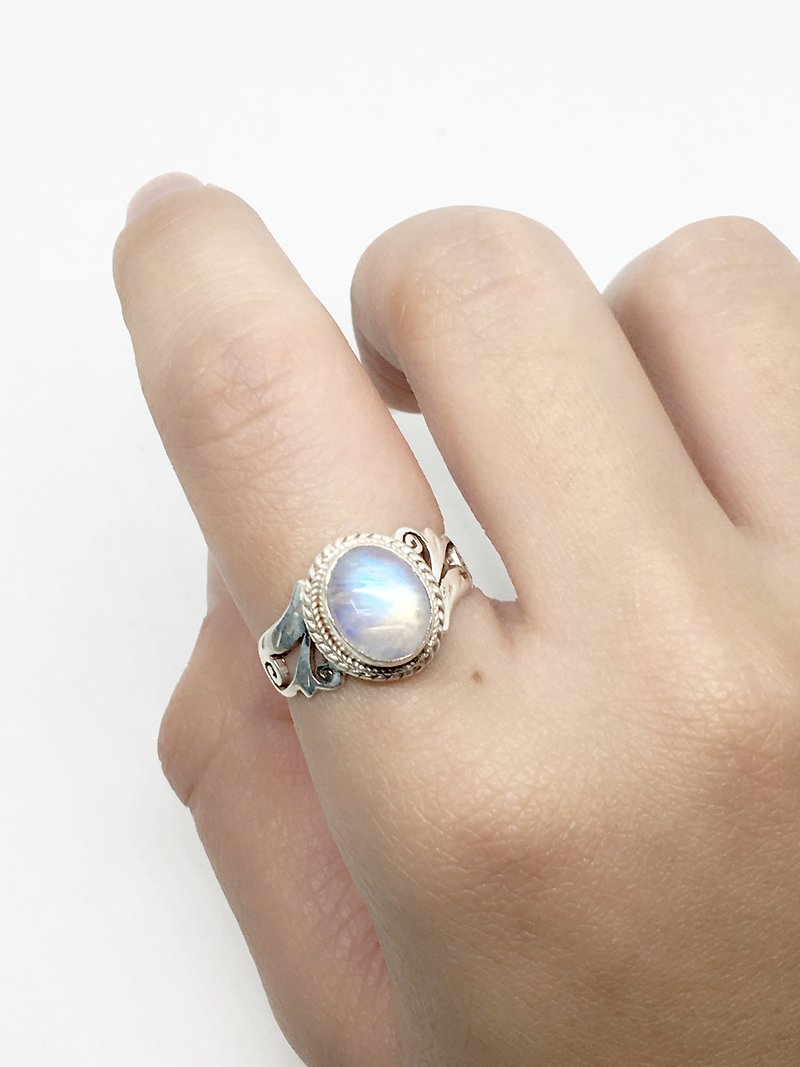 月光石925纯银雕花戒指 尼泊尔手工镶嵌制作 - 戒指 - 宝石 蓝色
