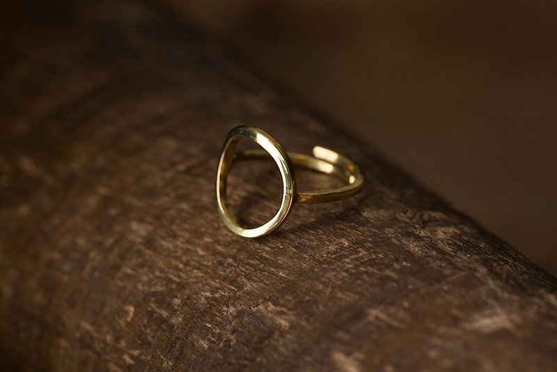 Circular 回圈 可调式 黄铜戒指 Adjustable Brass Ring - 戒指 - 铜/黄铜 金色