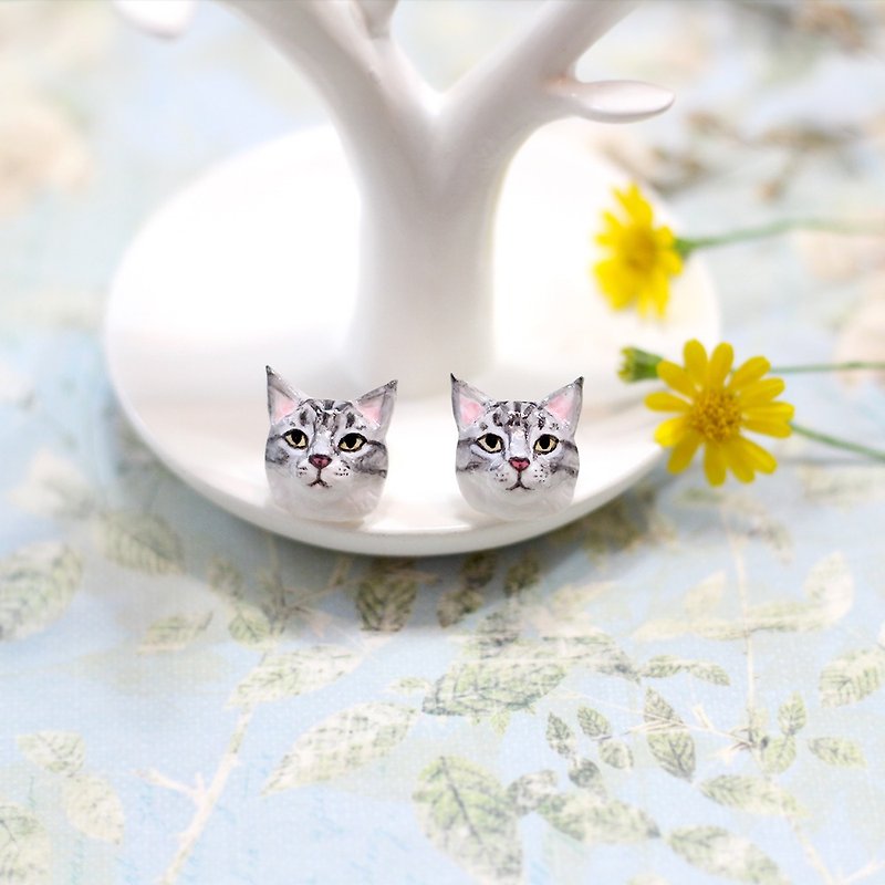 Maine Coon cat Earrings, Cat Stud Earrings, cat sculpture, cat lover gifts - 耳环/耳夹 - 粘土 灰色
