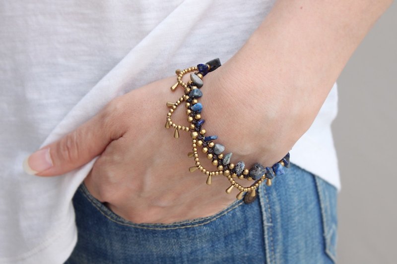 蕾丝编织手镯青石石珠子Macrame黄铜枝形吊灯 - 手链/手环 - 其他金属 蓝色